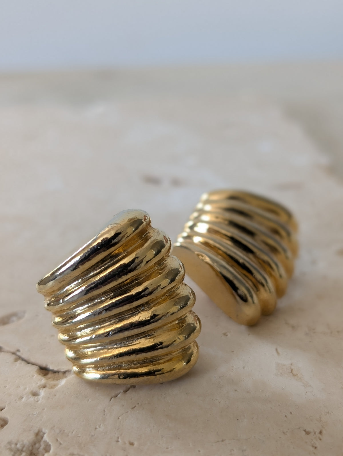 Vintage 80s Oversized Wave Gold Clip On Earrings