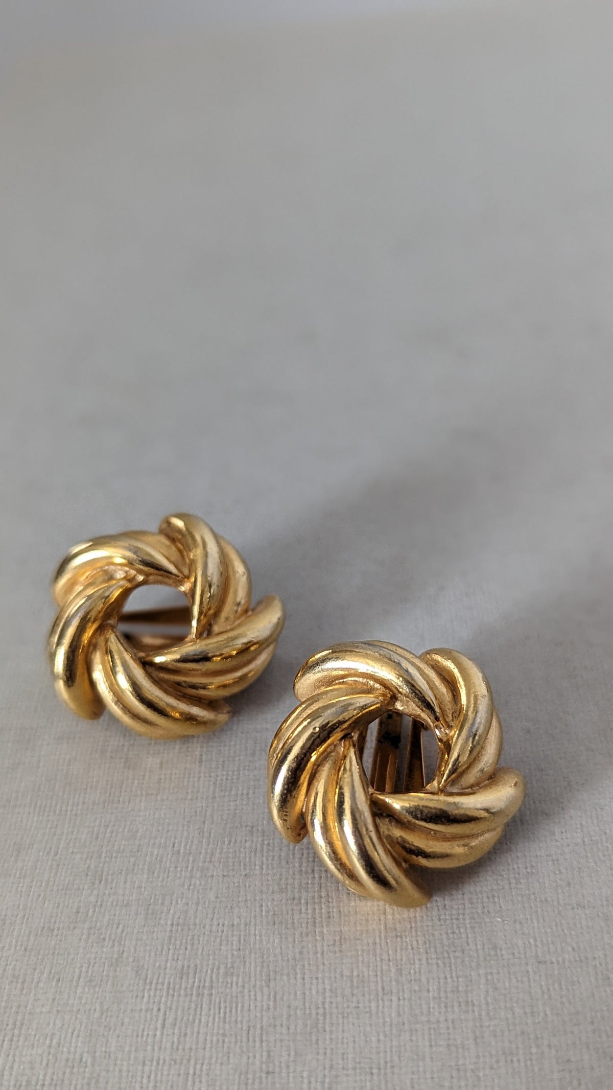 Vintage gold Tone Clip On Knot Design Earrings