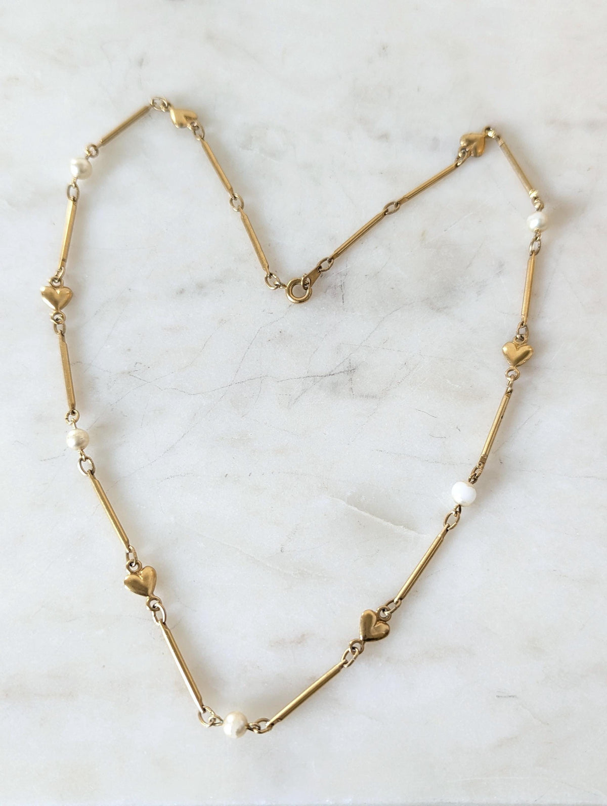 Vintage Gold Tone Heart and Pearl Design Necklace