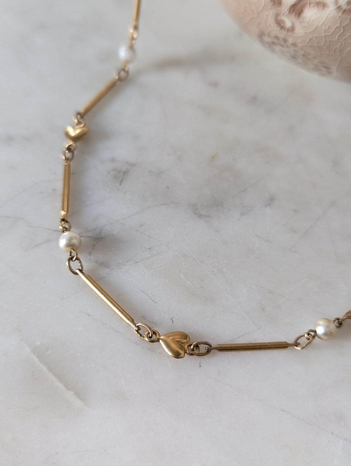 Vintage Gold Tone Heart and Pearl Design Necklace