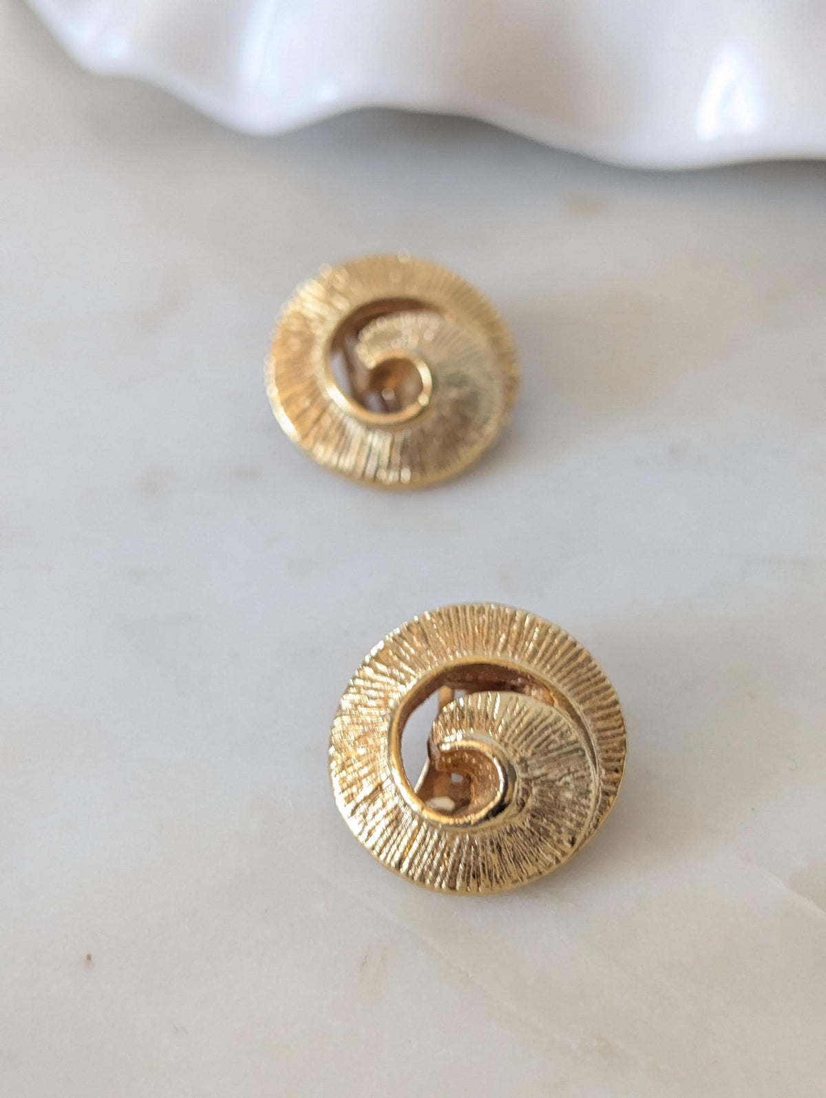 Vintage Round Swirl Gold Tone Clip On Earrings