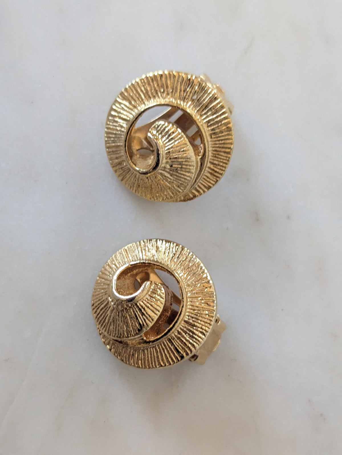 Vintage Round Swirl Gold Tone Clip On Earrings