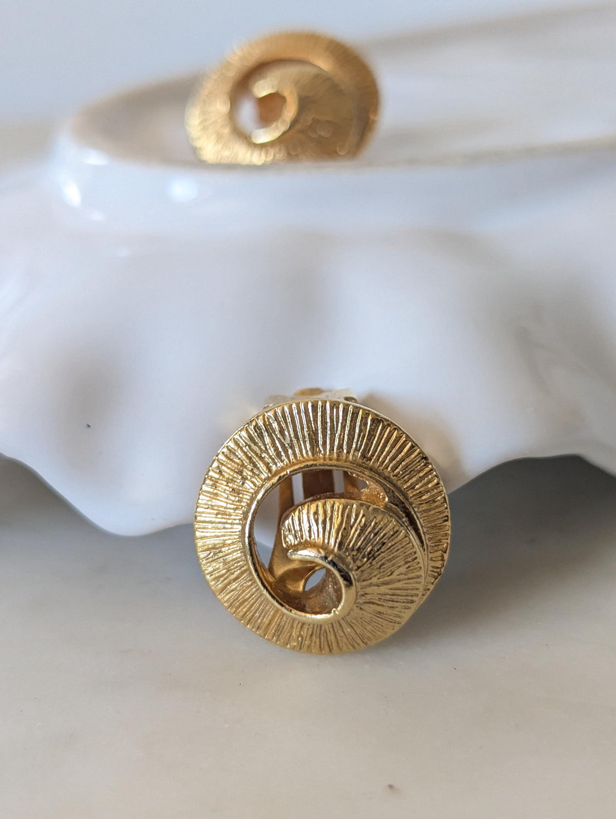 Vintage Round Swirl Gold Tone Clip On Earrings