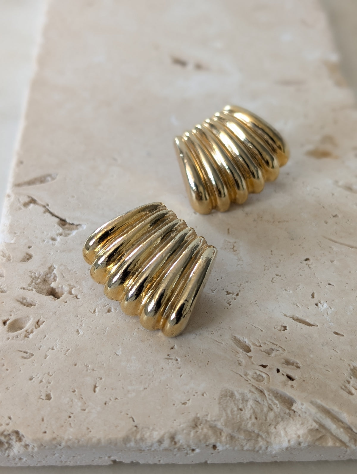 Vintage 80s Oversized Wave Gold Clip On Earrings