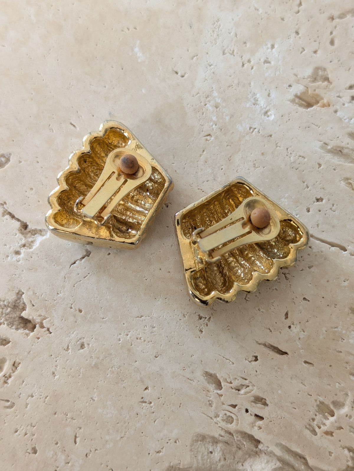 Vintage 80s Oversized Wave Gold Clip On Earrings