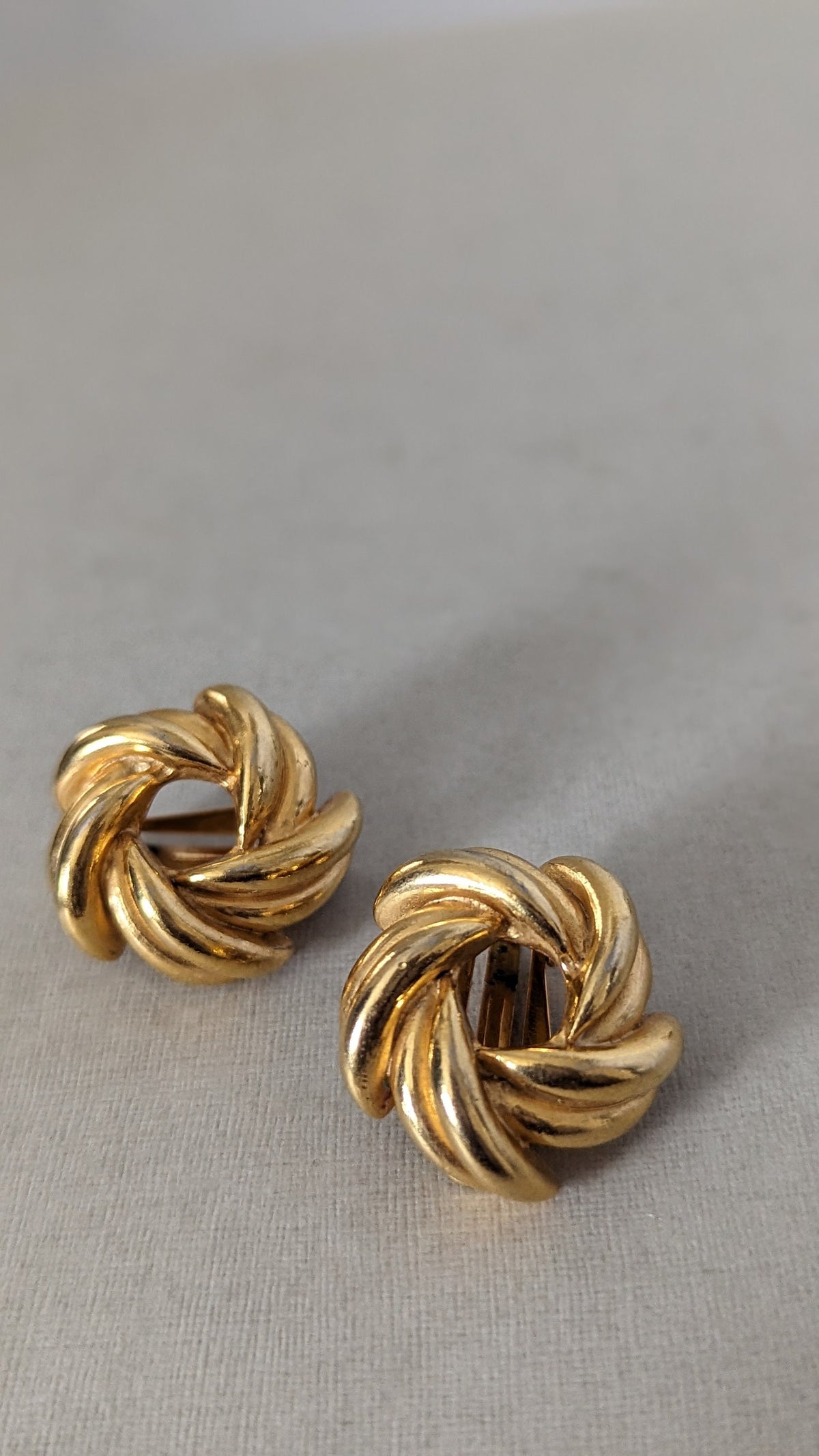 Vintage gold Tone Clip On Knot Design Earrings