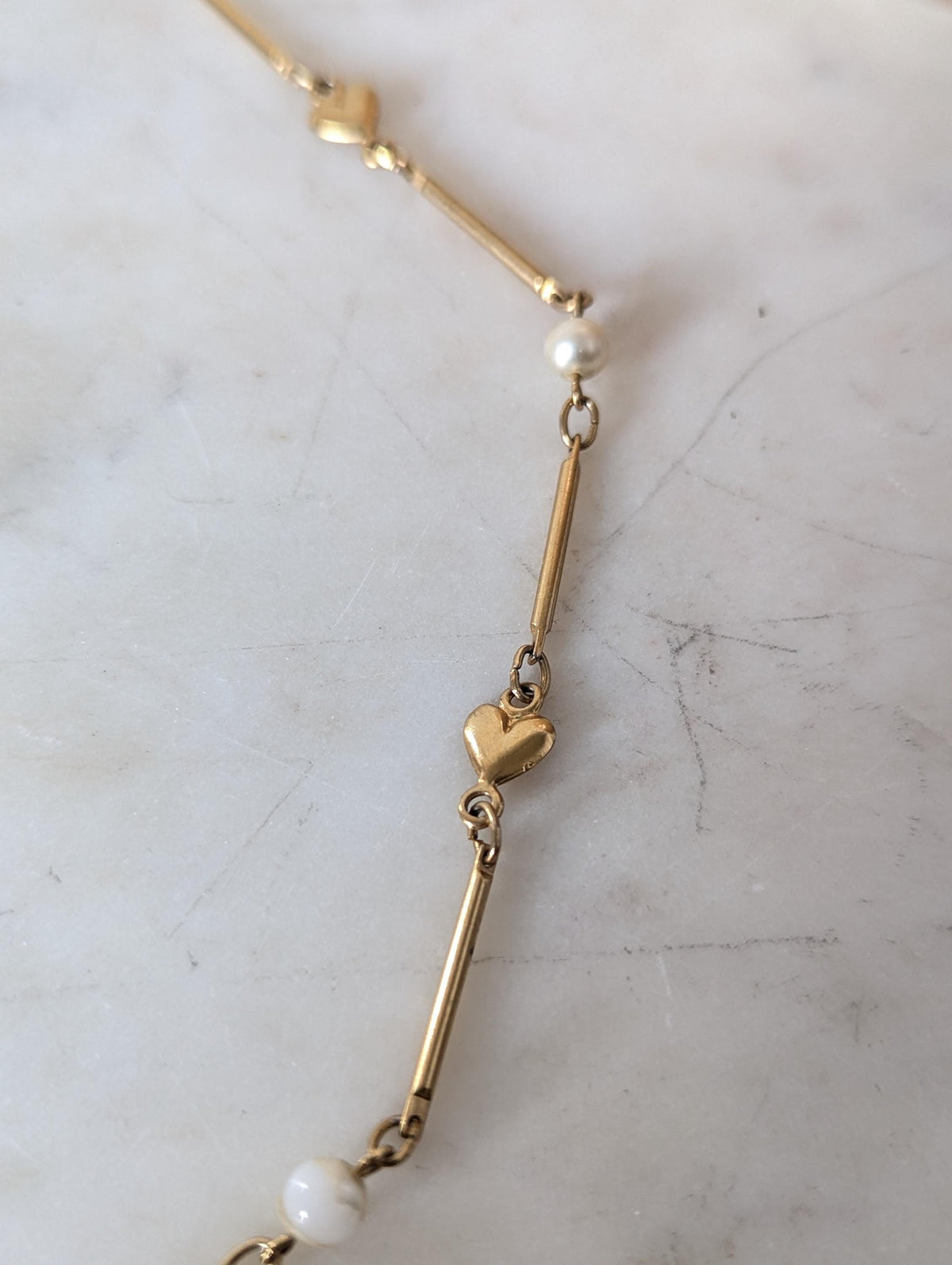 Vintage Gold Tone Heart and Pearl Design Necklace
